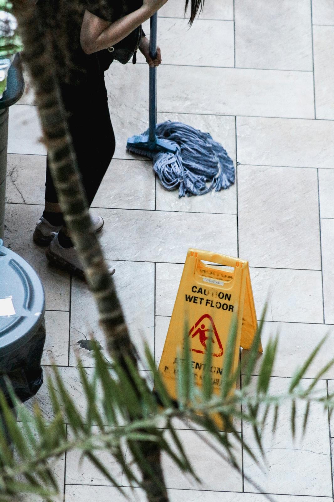 Supermarktreinigung Saarland – HACCP-konforme Reinigung von Einzelhandelsflächen, Verkaufsbereichen und Märkten